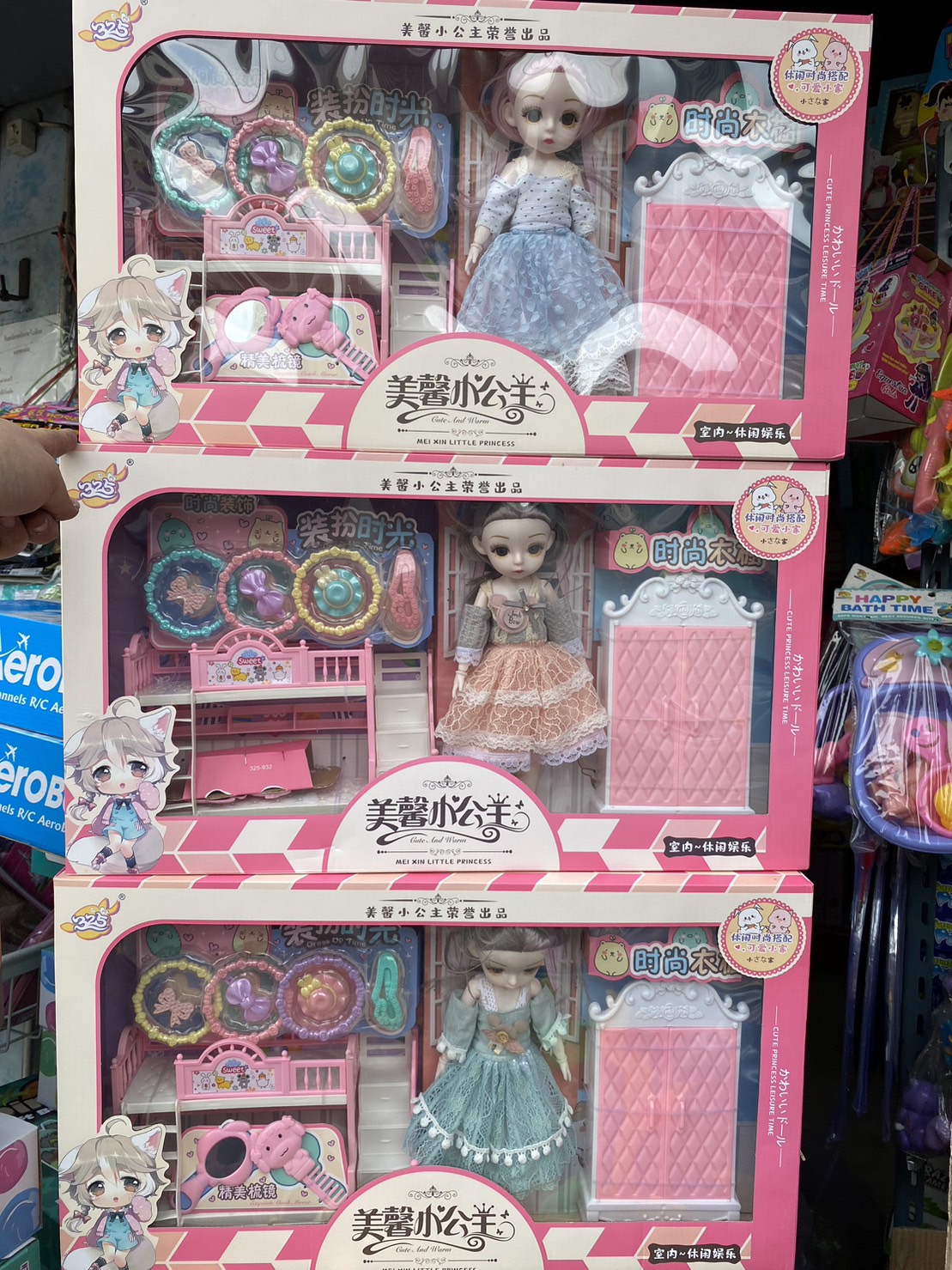 325-932 ของเล่นเด็กตุ๊กตาหน้าเกาหลีห้องนอนตู้เสื้อผ้า ปลีกกล่องละ