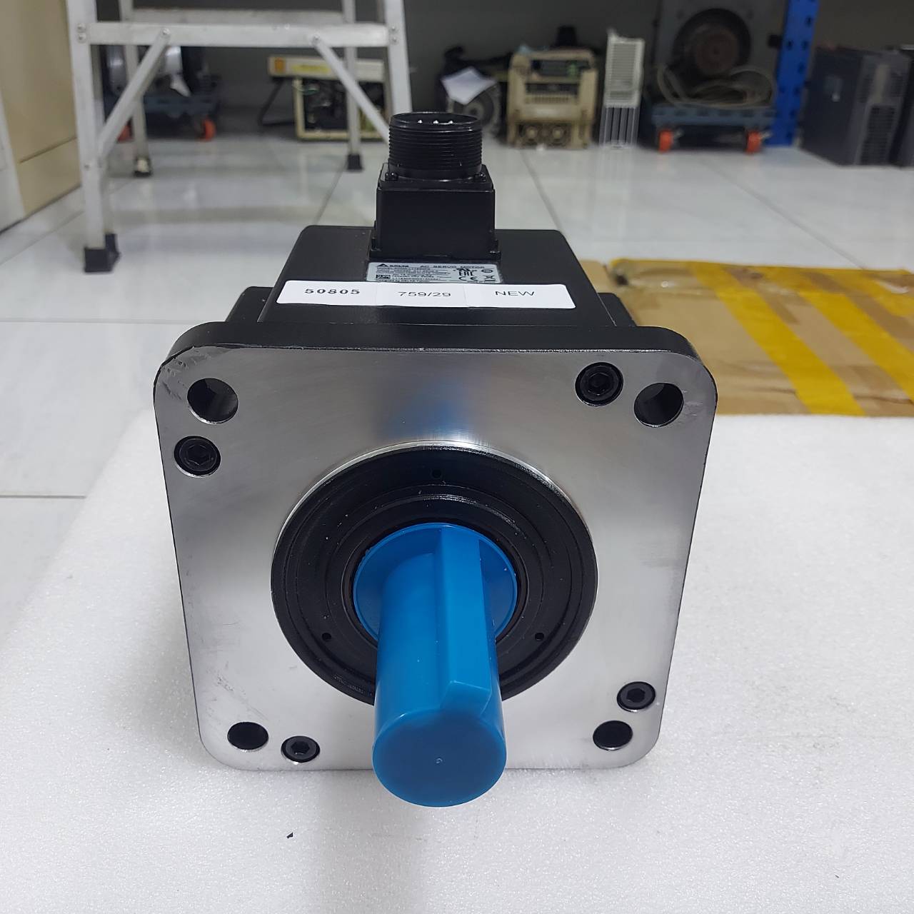 ECMA-C11330E4 SERVO DRIVE "DELTA"