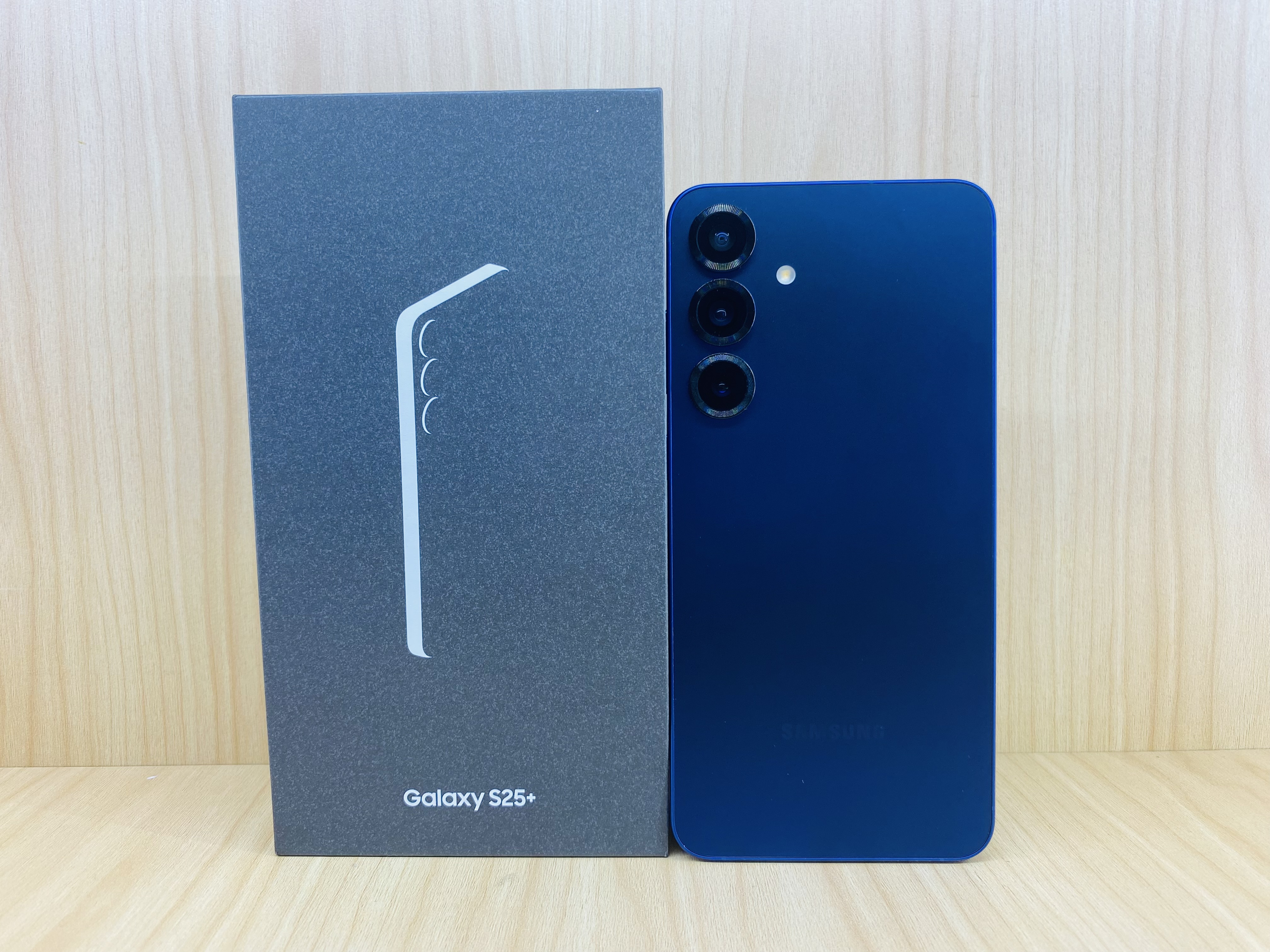 😶🌫️ Samsung Galaxy S25+ (12+256GB) Navy (5G) 😶🌫️🎠 มาจ้า!! Galaxy S25+ สภาพดี #มีปกศ. 10 เดือน!! 🎠