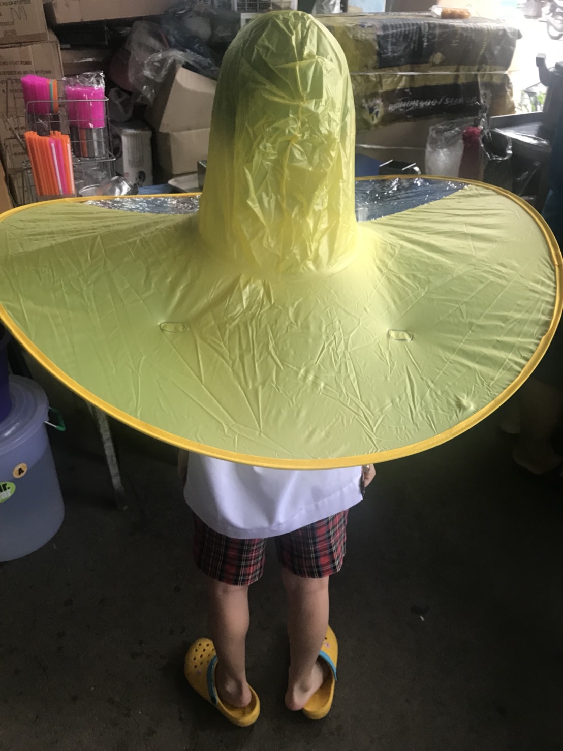 UFO หมวกกันฝนเด็ก UFO หมวกบังฝนผู้ใหญ่เด็ก ปลีกใบละ