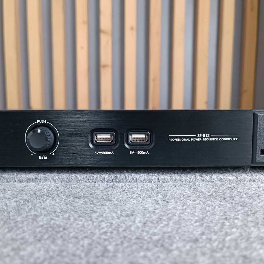 SOUNDVISION SE-812 เครื่องจ่ายไฟ แบบเรียงลำดับ 8 ชาแนล พร้อมหน้า touch screen TFT-LCD 2.2 นิ้ว ปลั๊กไฟใส่ RACK SE 812 SE812 เอไอ-ไพศาล +++
