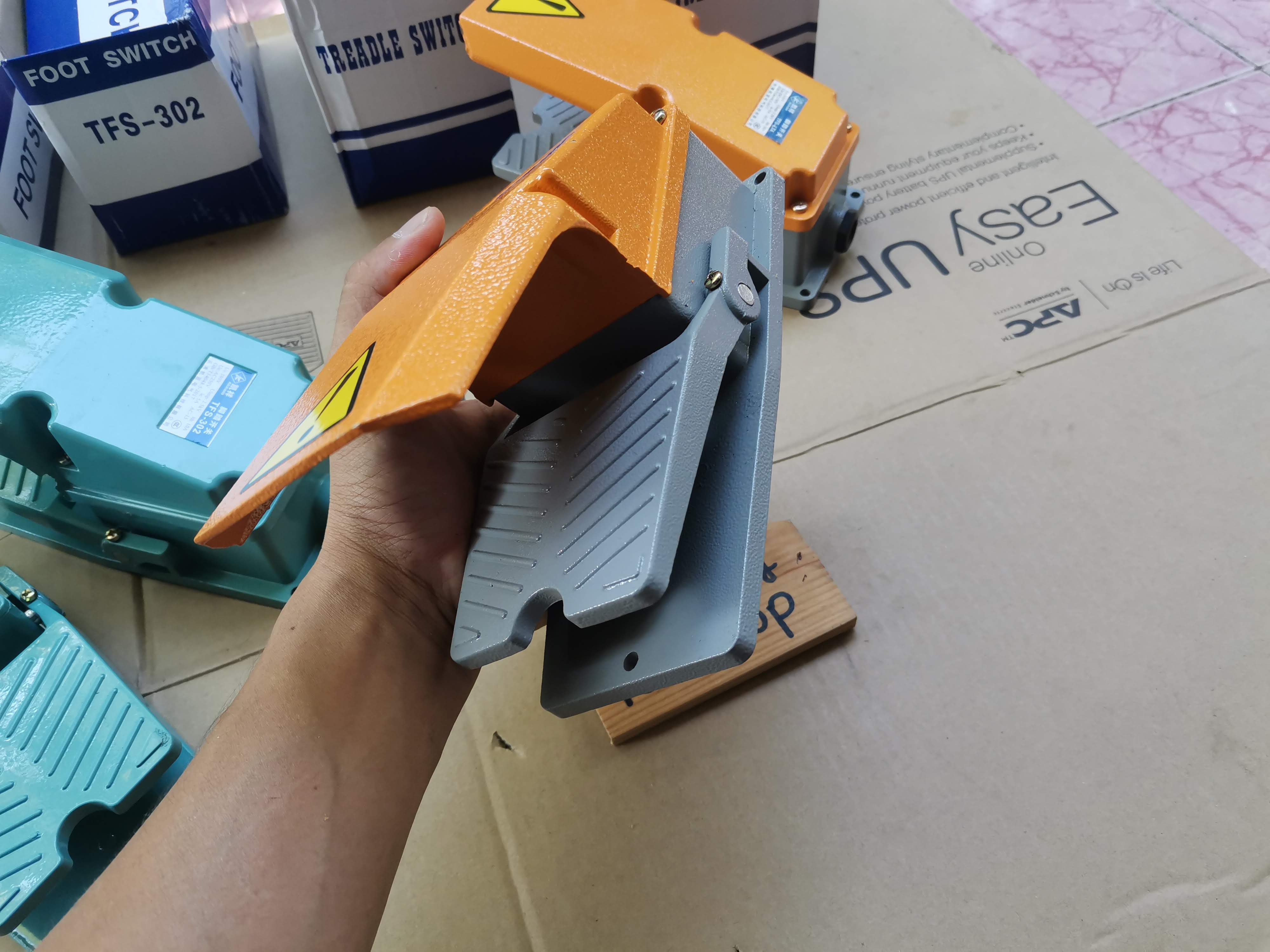 สวิทช์เท้าเหยียบ Foot switch ฟุตสวิทช์ สวิทเท้าเหยียบ สวิทช์เท้า