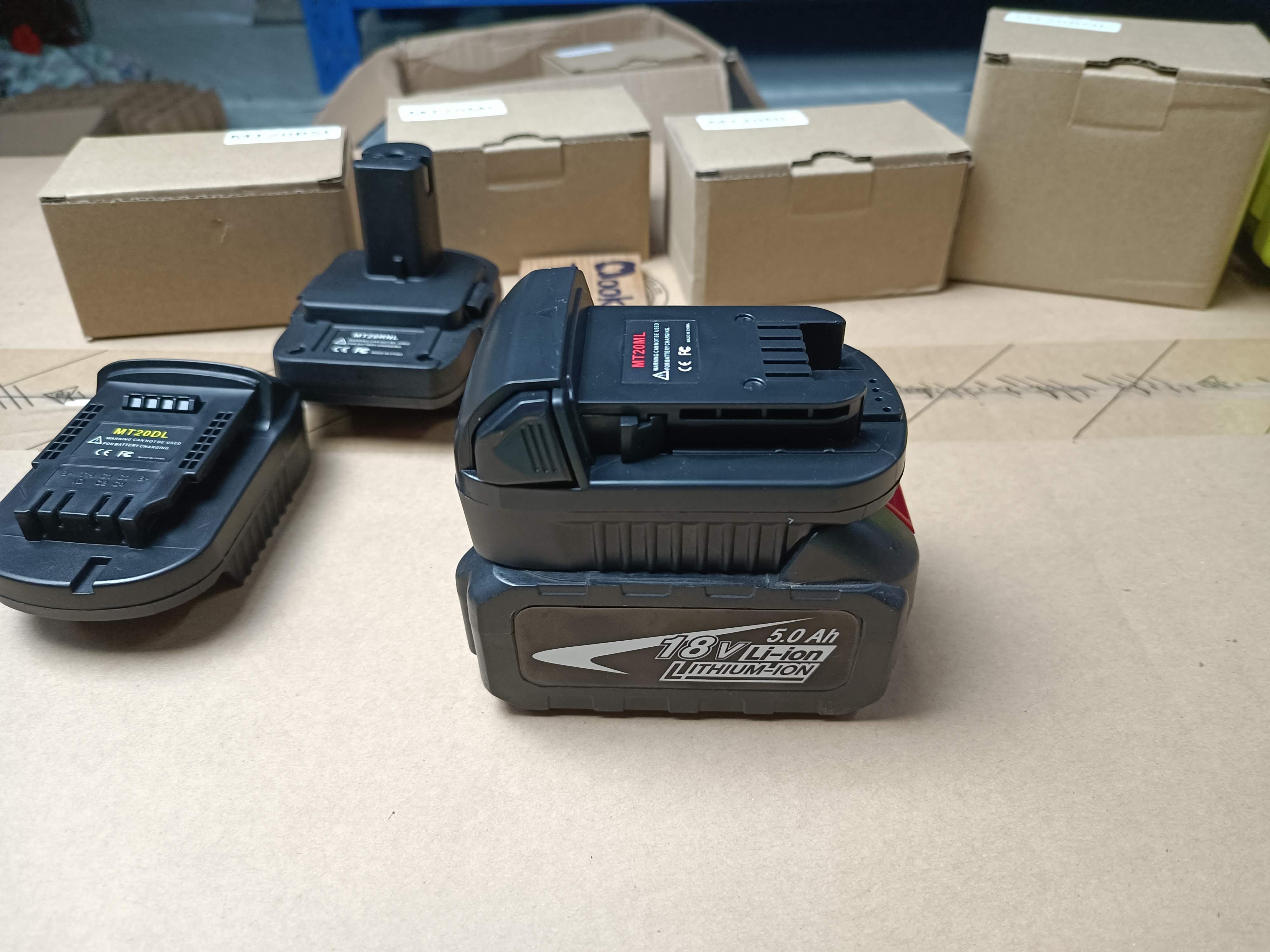 ตัวแปลงแบต Adapter For Makita 18V ให้ใช้กับสว่านยี่ห้อต่าง ดังนี้ Bosch , Milwaukee , Dewalt , Ryobi