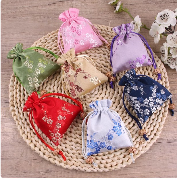 ถุงผ้า ใส่ของขวัญ ของชำร่วยงานแต่งงาน ปักลาย ดอกไม้ สวย ๆ ถุงใส่ของชำร่วย ลายดอกไม้ 208019