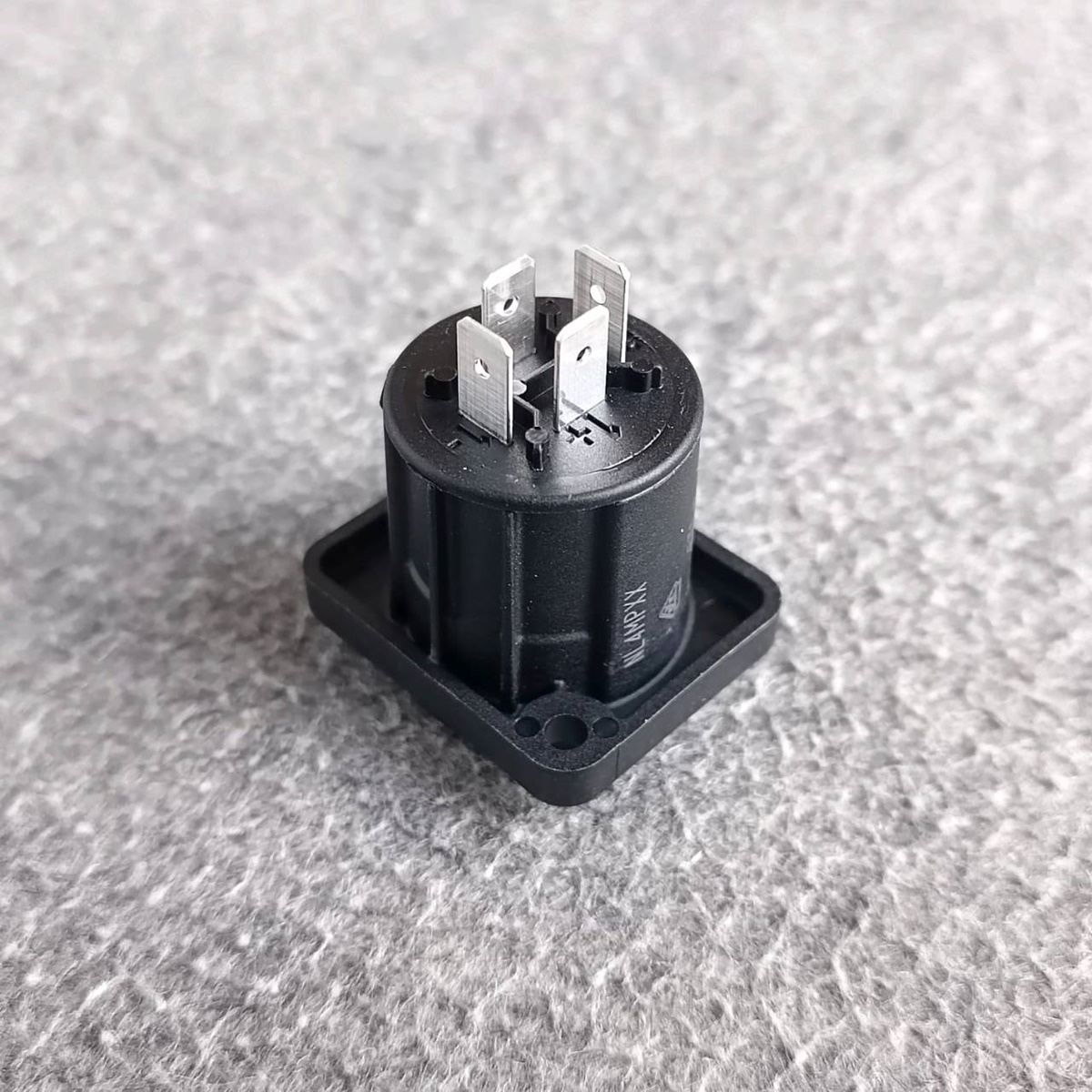 *ของแท้* NEUTRIK NL4MPXX แจ็ค SPEAKON ตัวเหลี่ยม สเปคคอนติดแท่น NL 4 MP สเปคคอนตัวเมีย เหลี่ยม สเปคคอนตัวเหลี่ยม ติดแท่น เอไอ-ไพศาล