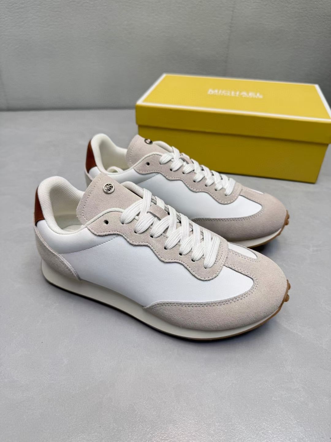 **do** รองเท้า Michael Kors Jaime Sneakers ของผู้หญิง สินค้าใหม่ ของแท้