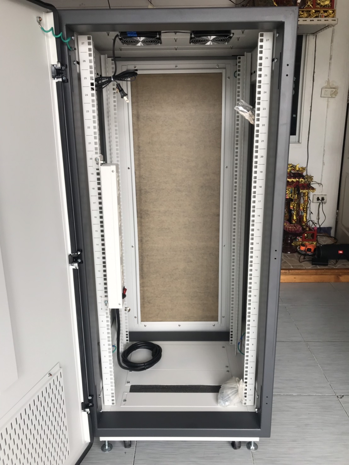 PM-6827ตู้19" HIGH QUALITY EXPORT RACK 27U (60x80 cm.) สูง 139 cm.