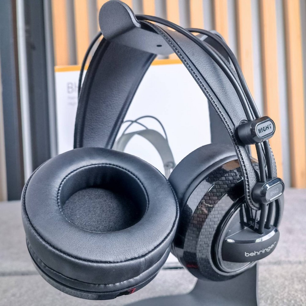 ราคาเฉพาะหูฟังไม่รวมขาแขวน BEHRINGER BH-40 หูฟัง หูฟังครอบหู หูฟังมอนิเตอร์ หูฟังสตูดิโอ Studio Monitoring Headphones BH 40 BH40 เอไอ-ไพศาล