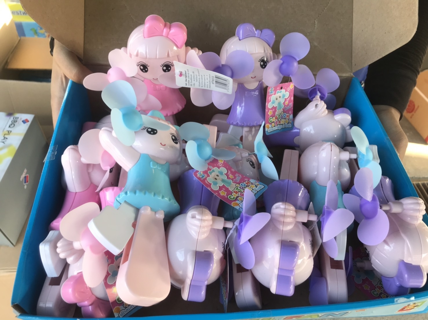 TM033124 พัดลมมือลายกระต่าย ปลีกชิ้นละ