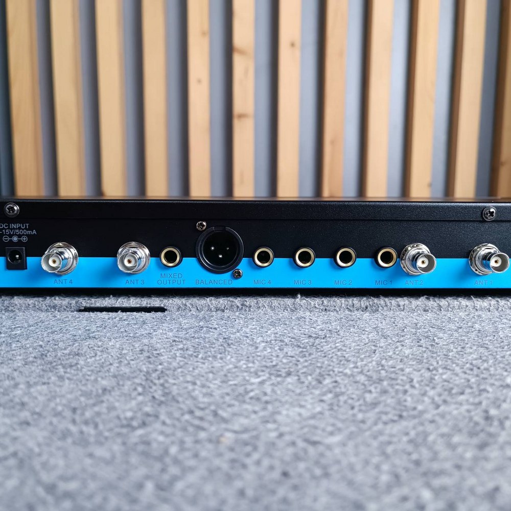 TADA X-700 ไมค์ลอย 4ด้าม ไมค์ลอยมือถือคู่UHF มีกระเป๋า ไมค์ลอย ไมค์คาราโอเกะ WIRELESS MICROPHONE ธาดา TA DA X 700 TA-DA X700 เอไอ-ไพศาล