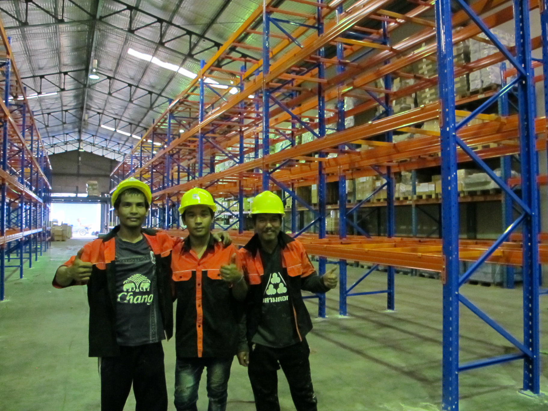 ชั้นวางสินค้าอุตสากรรมมือ สอง Selective Rack มือ สอง