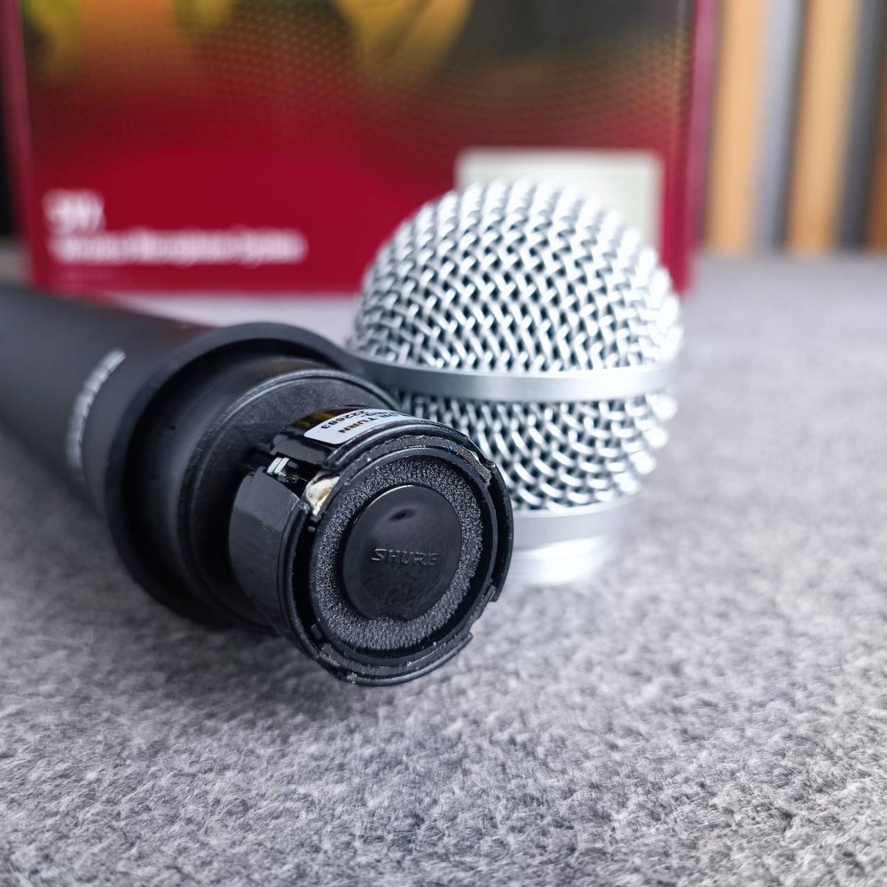 SHURE SVX24TH/PG58-M19 ไมค์ลอยถือ ชุดไมค์ลอยเดี่ยวแบบมือถือ ย่าน UHF SVX 24 TH / PG 58 M 19 SVX24TH/PG58 M19 เอไอ-ไพศาล +++