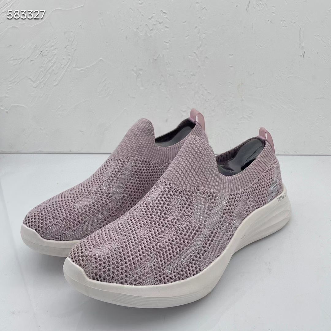 **C2** รองเท้า Skechers Ultra Go Slip On น้ำหนักเบาของผู้หญิง สินค้าใหม่ ของแท้