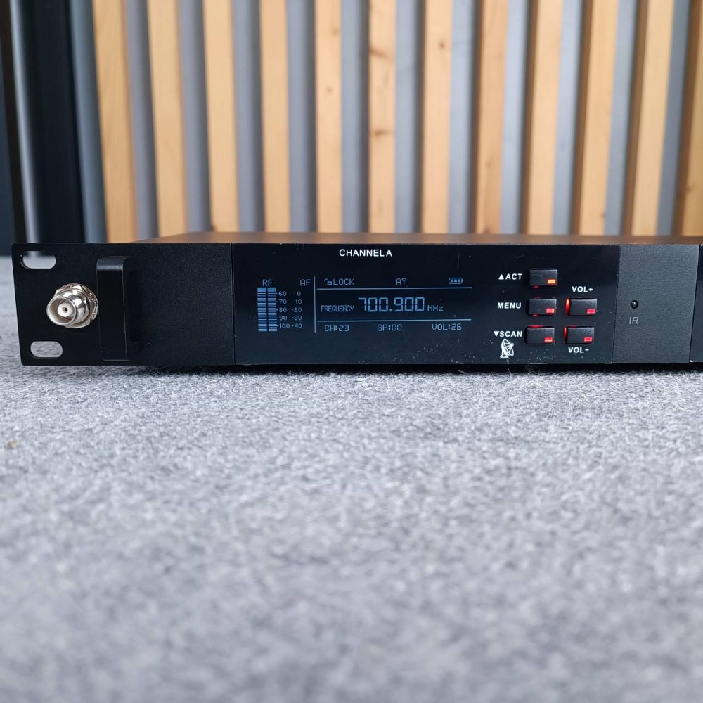 MICROTECH MT-555D ไมค์ลอยมือถือคู่UHF ไมค์ลอยคู่ ไมค์คาราโอเกะ MT-555D แถม อุปกรณ์ย้ายเสา กระเป๋าเก็บไมค์ MT 555 D MT 555D MT555D MICRO TECH ความถี่ใหม่ กสทช ไมโครเทค เอไอ-ไพศาล