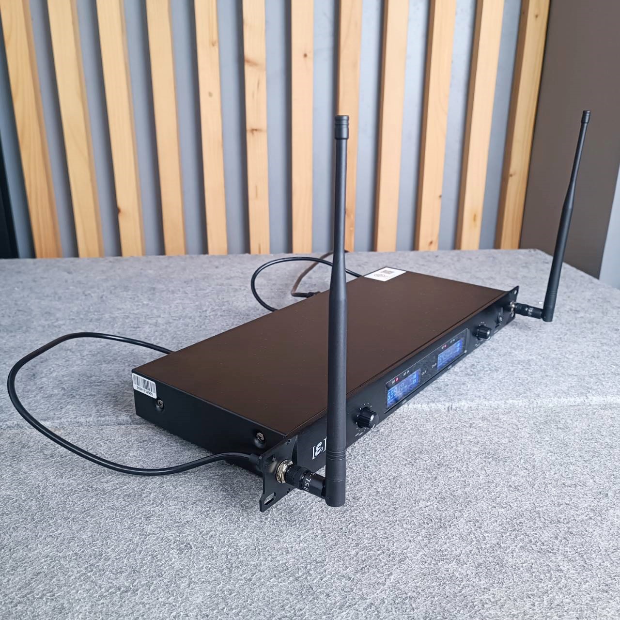 ความถี่ใหม่ กสทช E3 AT-804 ไมค์ลอยหนีบ+คาดคู่ UHF ไมค์ลอย ไมค์ลอยแบบหนีบ AT804 AT 804 ไมค์ลอยคาดคู่ เอไอ-ไพศาล