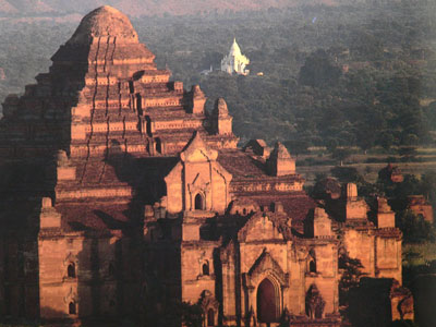 MYANMAR THE GOLDEN LAND 013514