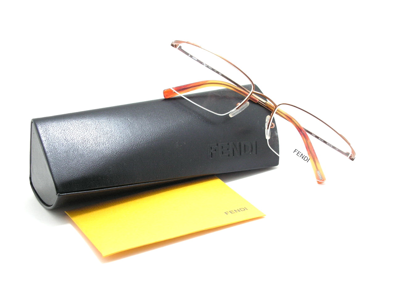 หมดแล้วค่ะ+++กรอบแว่นสายตา Fendi สวยไฮโซสุดๆค่ะ ของแท้100%และถูกสุดๆ ส่งตรงจากUS.ค่ะ