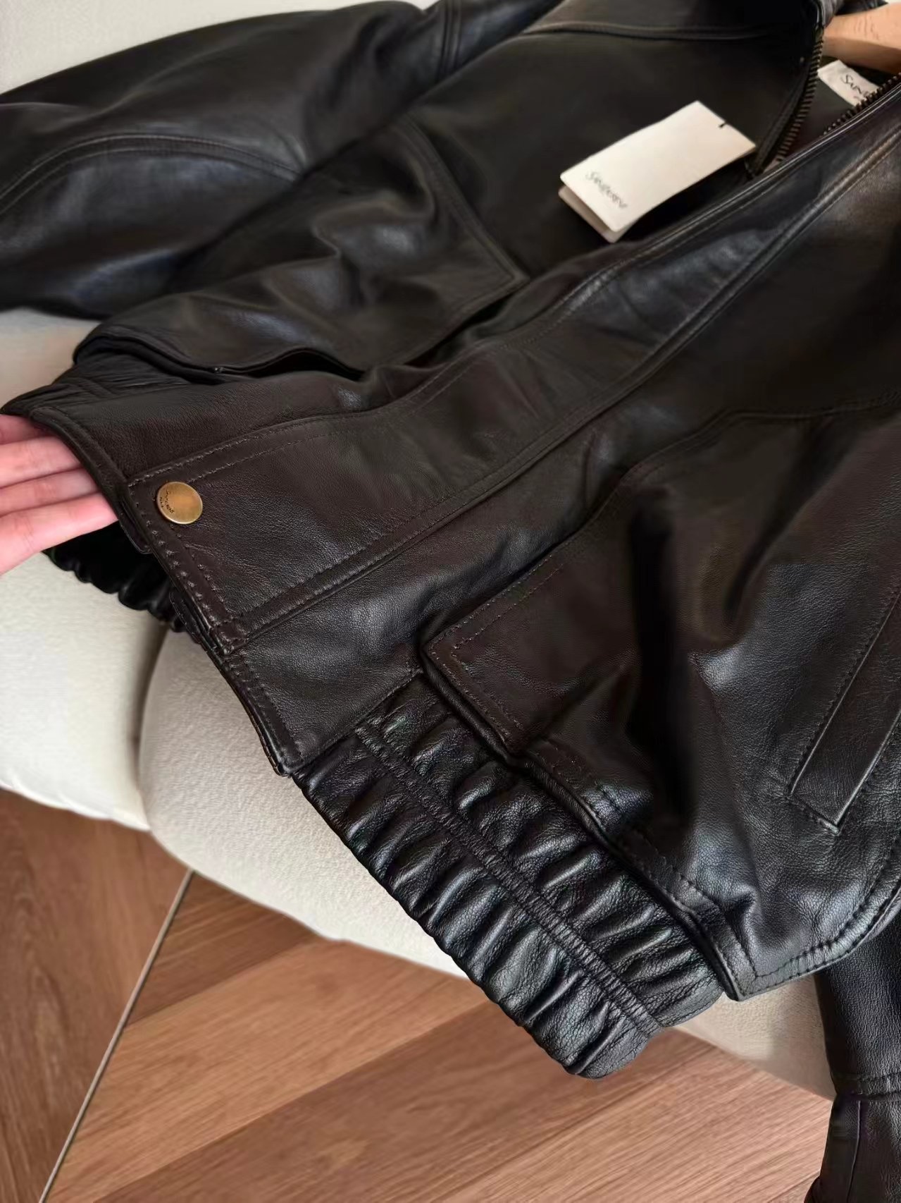 **do** เสื้อแจ๊กเก็ตหนังแกะ YSL BOMBER JACKET IN GRAINED LAMBSKIN สินค้าใหม่ ของแท้