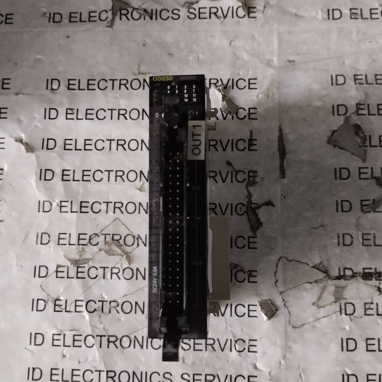 CJ1W-OD233 PLC "OMRON"