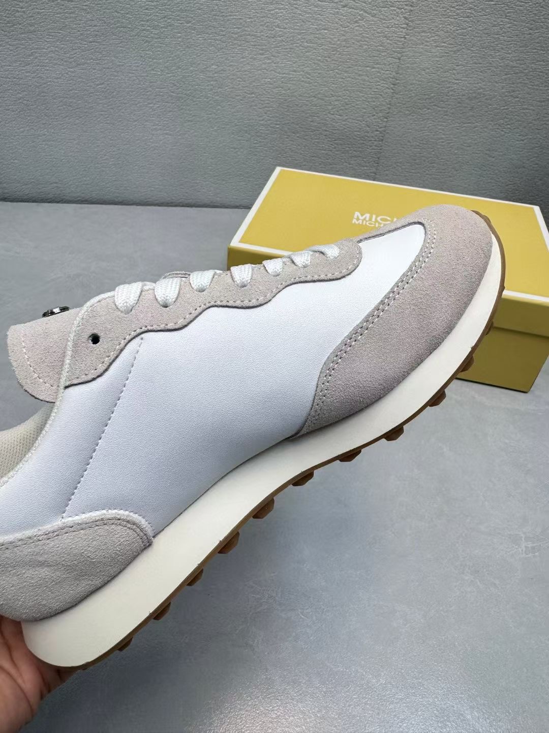 **do** รองเท้า Michael Kors Jaime Sneakers ของผู้หญิง สินค้าใหม่ ของแท้