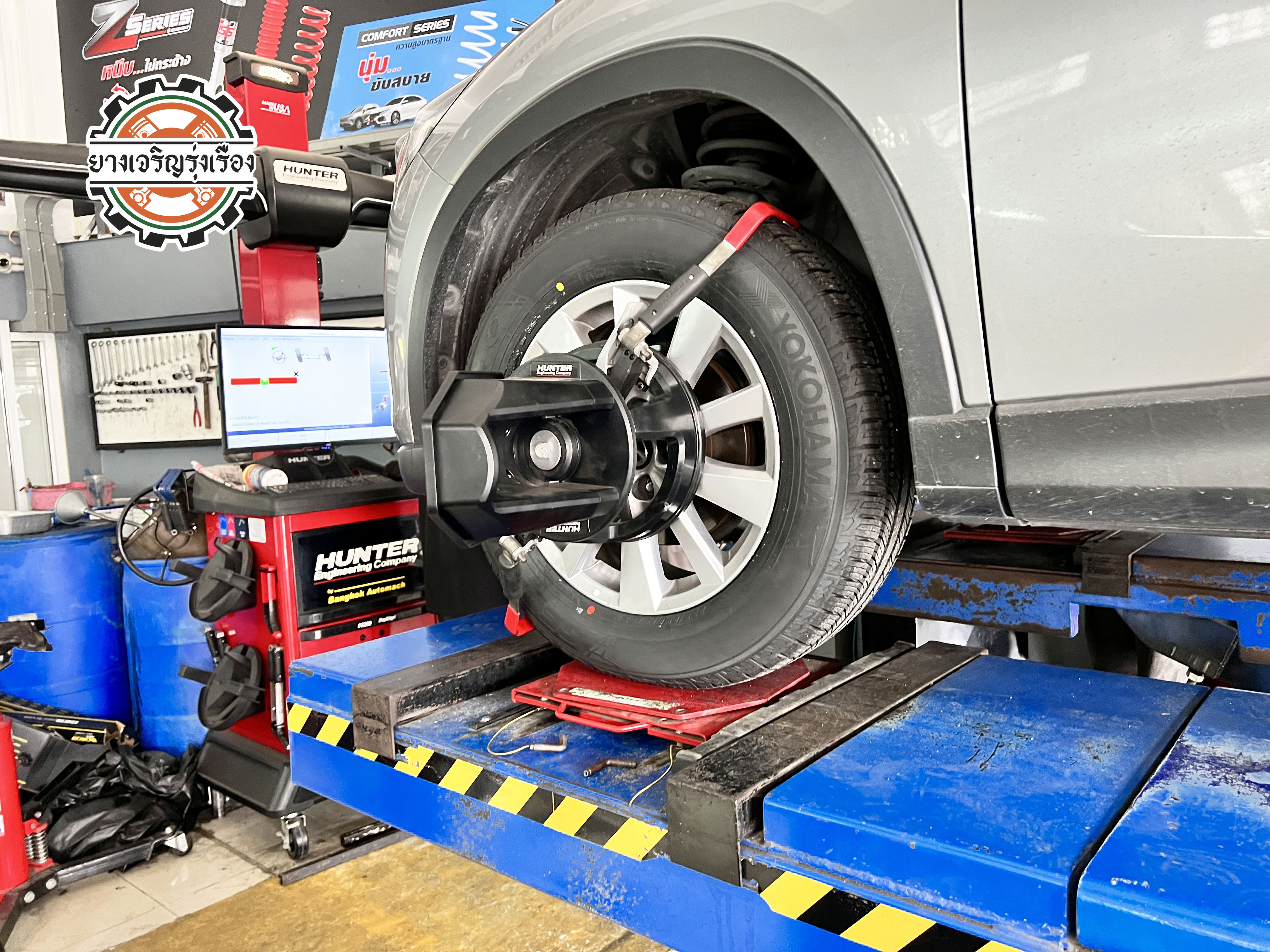 MAZDA CX5 เข้ารับบริการเปลี่ยนยางรถยนต์ที่มีคุณภาพและประสิทธิภาพสูง เหมาะแก่การใช้งานประจำวัน ☄️YOKOHAMA GEOLANDAR 102H ขนาด 225/65R17 𝙊𝙪𝙧 𝙎𝙚𝙧𝙫𝙞𝙘𝙚 บริการทางร้านเรารับทำอะไรบ้าง 🔧 ติดตั้งยางแบบไร้รอย 100% 🔧 บริการสลับยาง ตามอายุ 🔧 มียางรถยนต์ทุกยี่ห้อให้เลือกซื้อ 🔧 เช็คช่วงล่าง แก้ปัญหาให้ตรงจุด 🔧 บริการล้างลิ้นปีกผีเสื้อ 🔧 บริการเช็คระยะรถยนต์ 🔧 เปลี่ยนถ่ายของเหลวทั้งระบบ 🔧 ตั้งศูนย์ด้วยเครื่อง HUNTER นำเข้าจาก USA สอบถามข้อมูลเพิ่มเติม หรือนัดหมายเข้ารับบริการ Tel : 08-6569-1915 Tel : 08-6544-5963 Line id : @88rw Tiktok : https://www.tiktok.com/@88rwycrr Youtube : https://youtube.com/@88rw Facebook : https://www.facebook.com/88rwtire Location : https://goo.gl/maps/HrNUAZXPN94KvxZ98?coh=178573&entry=tt #รถยนต์มีปัญหาไม่รู้ต้องแก้ตรงไหน ทางเรายินดี ตรวจหาปัญหาและหาวิธีแก้ บอกลูกค้าก่อนลงมือทำเสมอราคาเป็นธรรมไม่เอาเปรียบ สบายใจคุณลูกค้า ---------------------------------- ดูแลให้คำปรึกษาทุกปัญหาคาใจ ไม่ทิ้งลูกค้า มีบริการหลังการขาย 【ให้ผู้เชี่ยวชาญของเรา ดูแลรถคุณ】 ร้านยางเจริญรุ่งเรือง ยินดีต้อนรับครับ ---------------------------------- #โช๊คอัพรถยนต์ #monroe #yss #kayaba #profender #ร้านยางเจริญรุ่งเรือง #นนทบุรี #งามวงศ์วาน #amsfix #บริการช่วงล่างรถยนต์ #ซ่อมบำรุงช่วงล่าง #เซทอัพโช๊คอัพรถยนต์