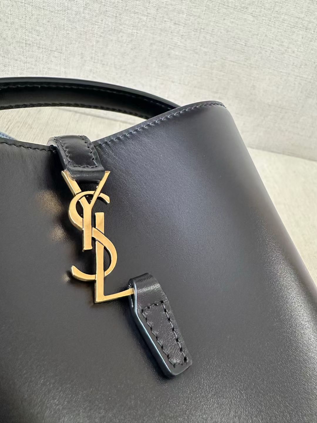 **do** กระเป๋าหนังแท้ YSL LE 37 MINI IN SHINY LEATHER มีสายยาวเสริม สินค้าใหม่ ของแท้