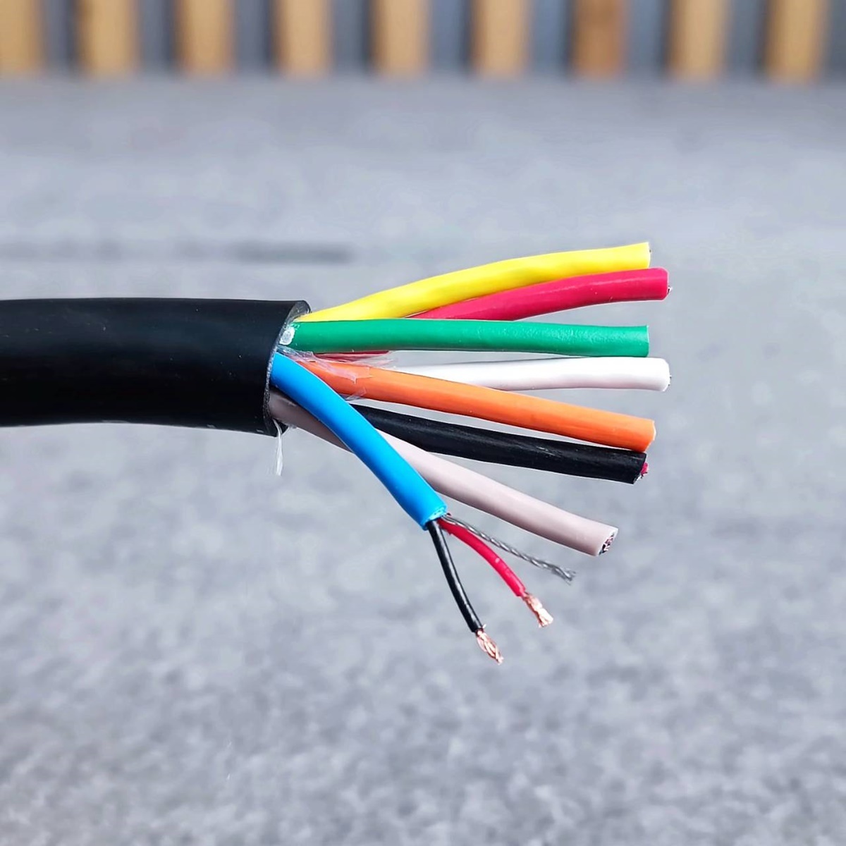 ล้อ100เมตร สายมัลติคอร์ 8คอร์ JSL-183 สีดำ ล้อ100เมตร สายสัญญาณเสียง สาย8คอร์ JSL183 JSL 183 Multicore Cable เอไอ-ไพศาล