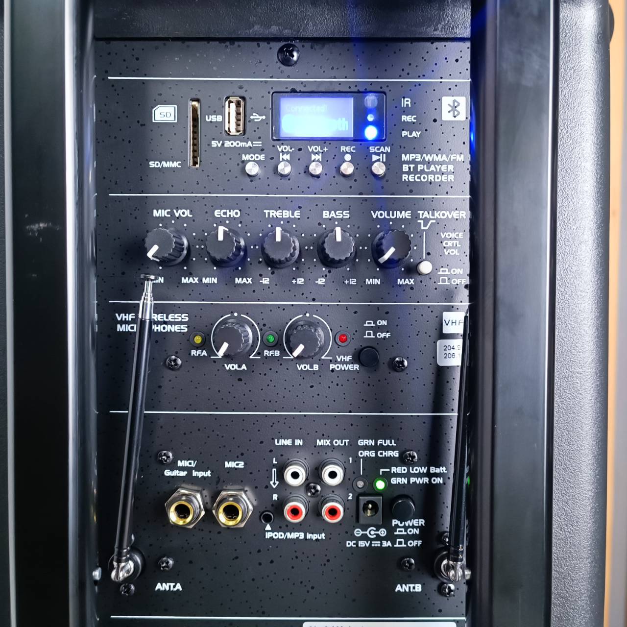 BIK USK15V ตู้ลำโพง15นิ้ว มีขยาย ไมค์ลอย2ตัว รับสัญญาณบลูทูส ชาร์จแบตได้ USK 15 V USK-15V ตู้ลำโพงอเนกประสงค์