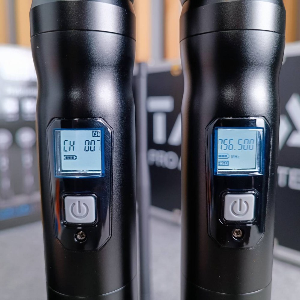 TADA U-880LV ไมค์ลอย 4ด้าม ไมค์ลอยมือถือคู่UHF มีกระเป๋า ไมค์ลอย ไมค์คาราโอเกะ WIRELESS MICROPHONE ธาดา TA DA U 880LV TA-DA U880LV เอไอ-ไพศาล