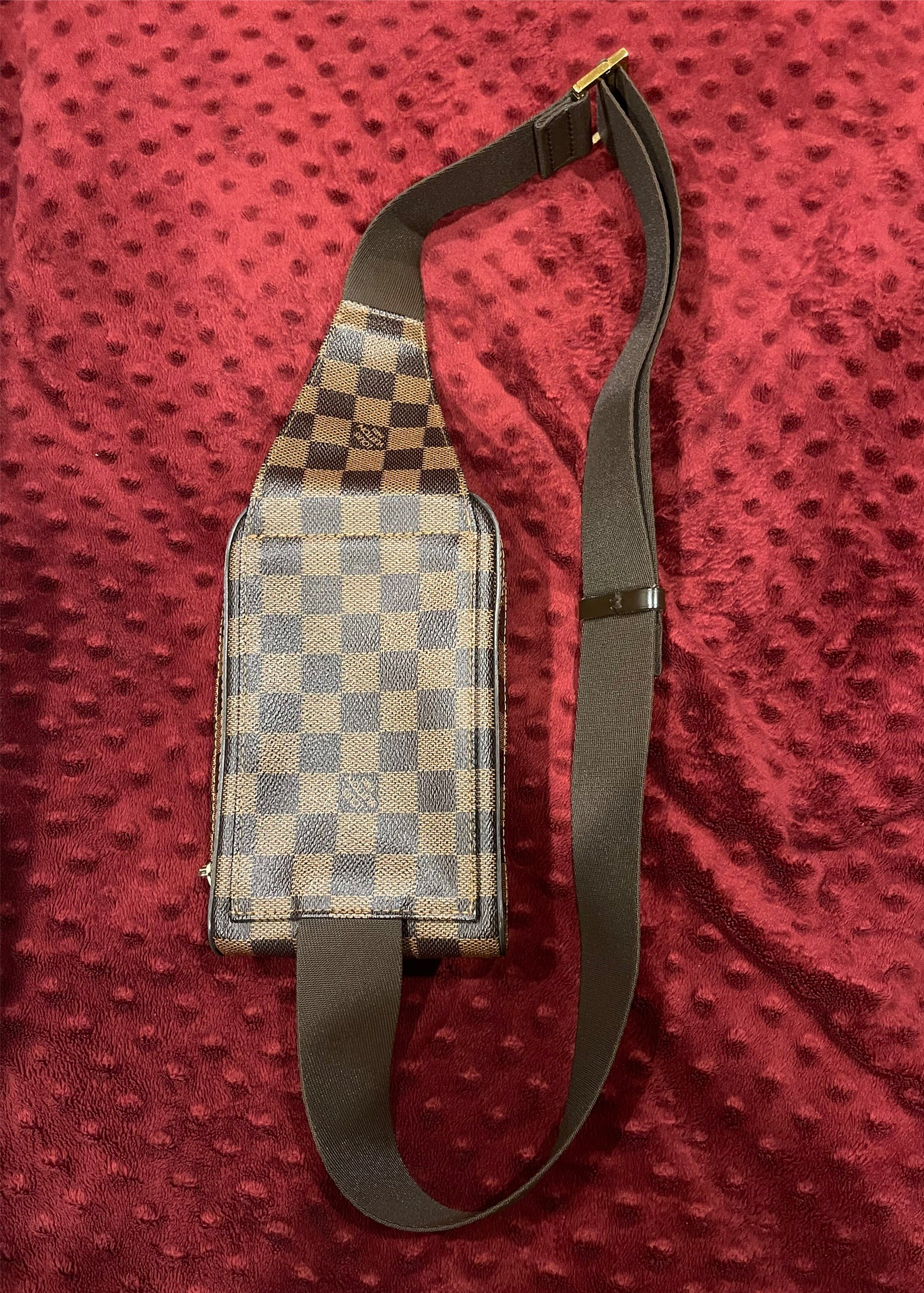 Louis Vuitton Damier Geronimos กระเป๋า คาด-อก รุ่นล่าสุด สภาพ 95% เหมือนใหม่