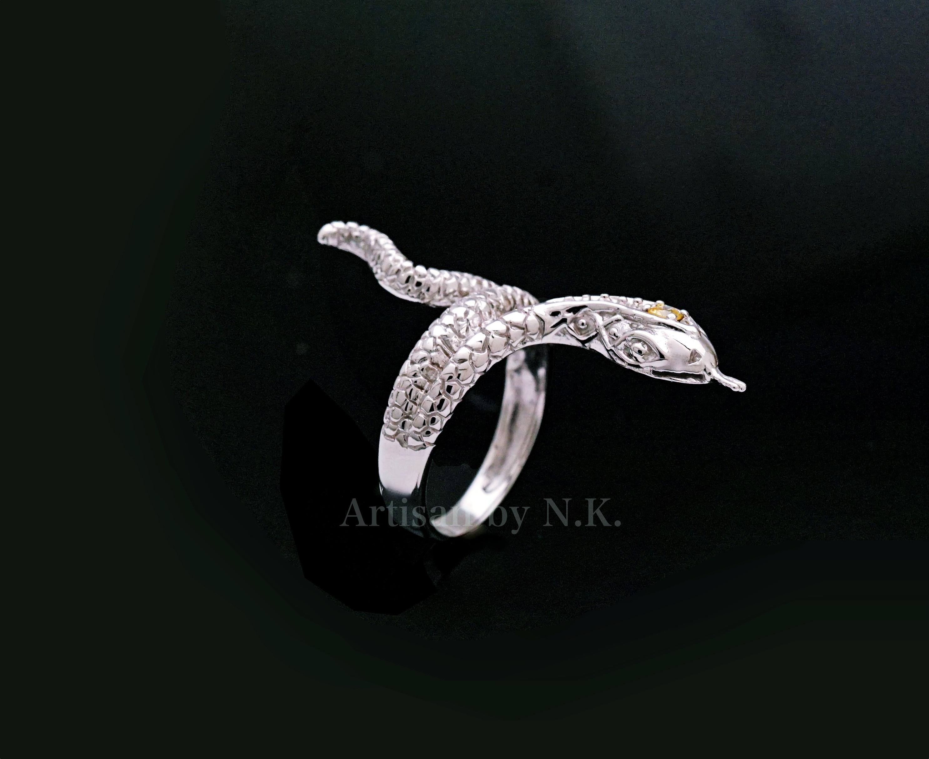แหวนเงินแท้ แหวนงู ฝังเพชร CZ เสริมสิริมงคล (Silver Snake ring with CZ)