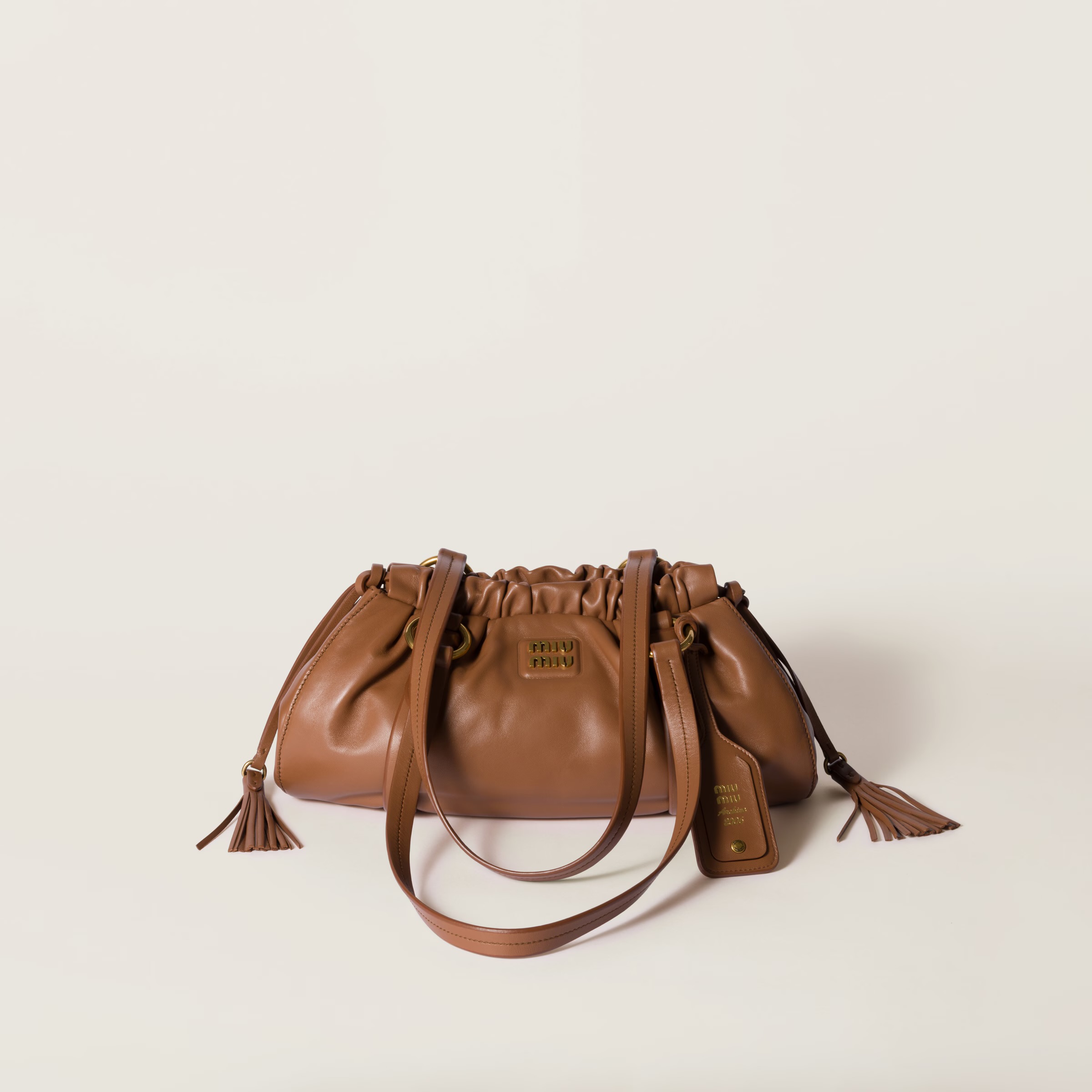 **C** กระเป๋าหนังวัวแท้ Miu Miu Joie nappa leather Small bag สินค้าใหม่ ของแท้