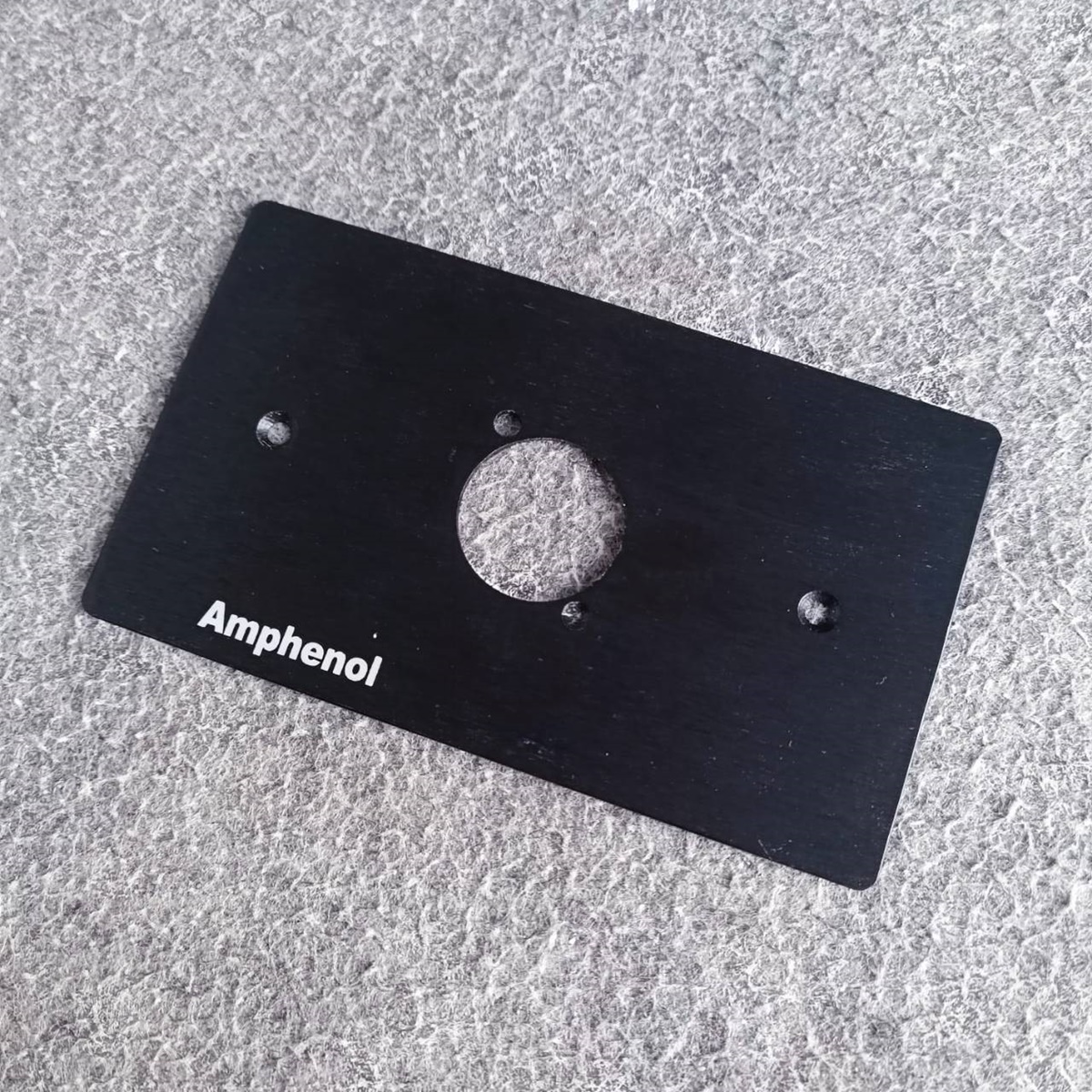 AMPHENOL XLR PANEL สีดำ1รู AMW-XLR-001PB แผ่นเพลท แผ่นสแตนเลสXLR 1รู งานติดตั้ง เครื่องเสียง ไมค์ สัญญาณ เสียง เอไอ-ไพศาล