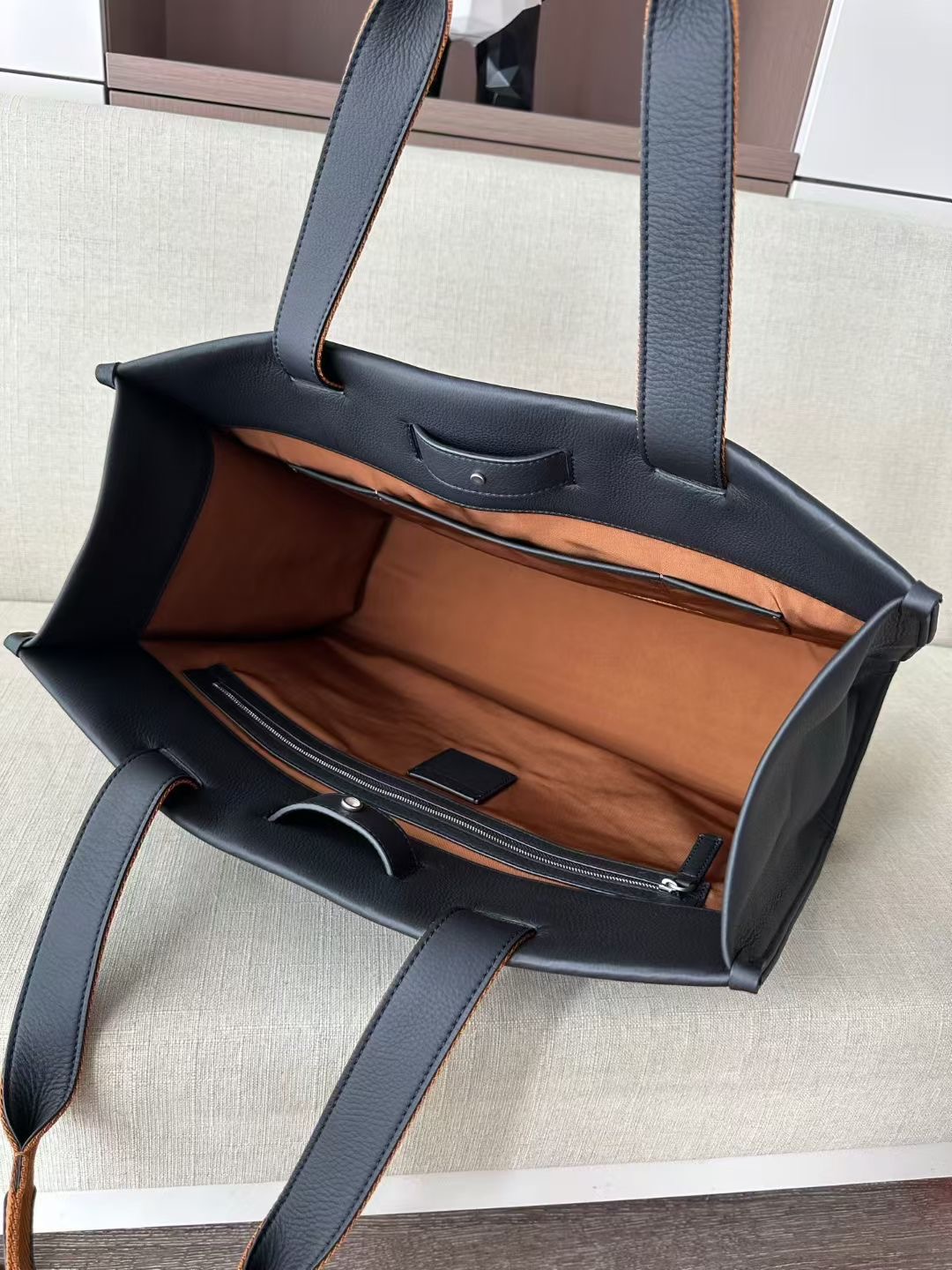 **do** กระเป๋าเดินทางหรือใส่เอกสาร Zegna BLACK DEERSKIN TOTE BAG หนังกวางนุ่ม สินค้าใหม่ ของแท้