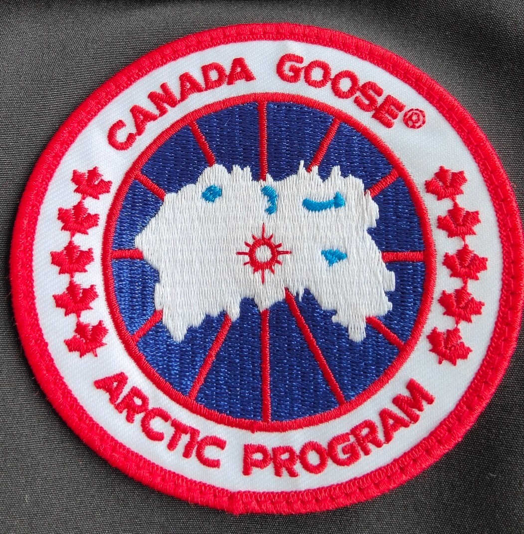 **Do** เสื้อ Canada Goose ใส่ได้ชาย หญิง สำหรับหนาวหรือหิมะตก ฮู้ดขนเฟอร์ มี 6 สีให้เลือก สินค้าใหม่ ของแท้
