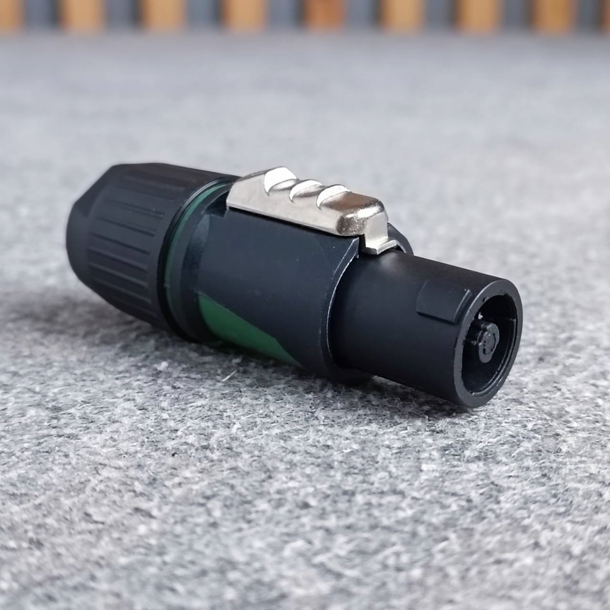 ปลั๊ก SPEAKON CM CL4FX-W-S สเปคคอน แจ็คสเปคคอน สเปคคอนตู้ลำโพง เอ-ไพศาล