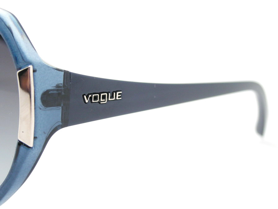 แว่นกันแดด Vogue แบรนด์นี้ใส่สวยแน่นอนค่ะ ของแท้และถูกที่สุด ส่งตรงจากUS.ค่ะ