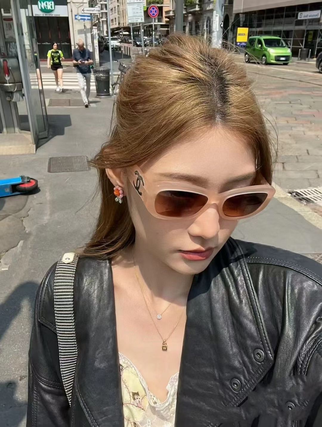 **do** แว่นตากันแดด Chanel RECTANGLE SUNGLASSES สินค้าใหม่ ของแท้