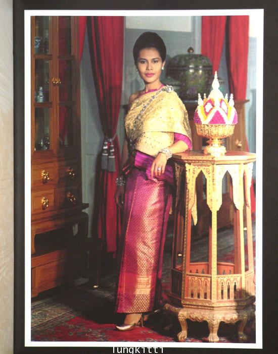 งานประมูลผลงานศิลปกรรม ป่าหิมพานต์ตามพระราชเสาวนีย์ 013087 (1)