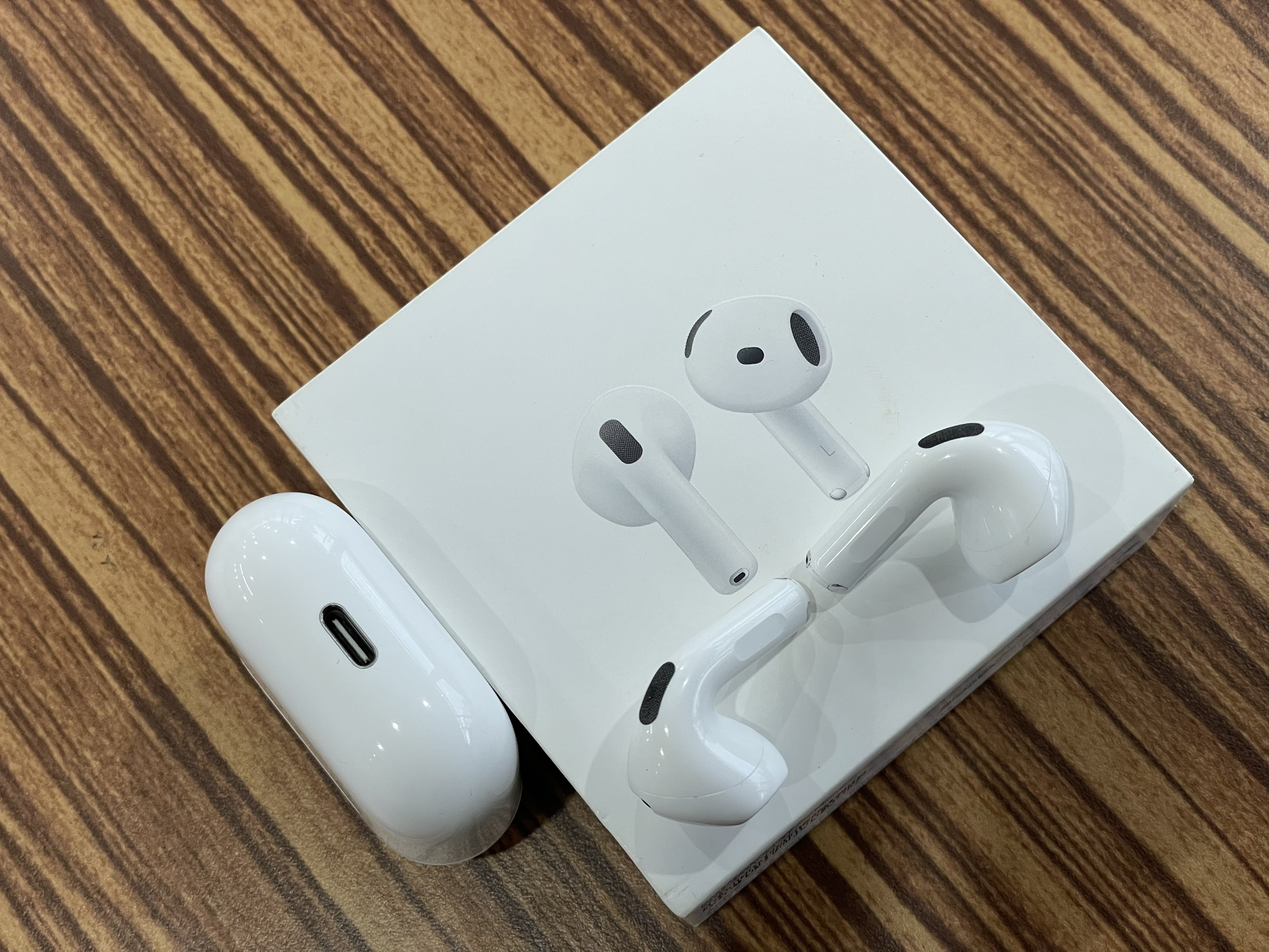 😚 AirPods 4 😚 🔥 AirPods สภาพดี ครบกล่อง พร้อมประกันศูนย์ 🔥