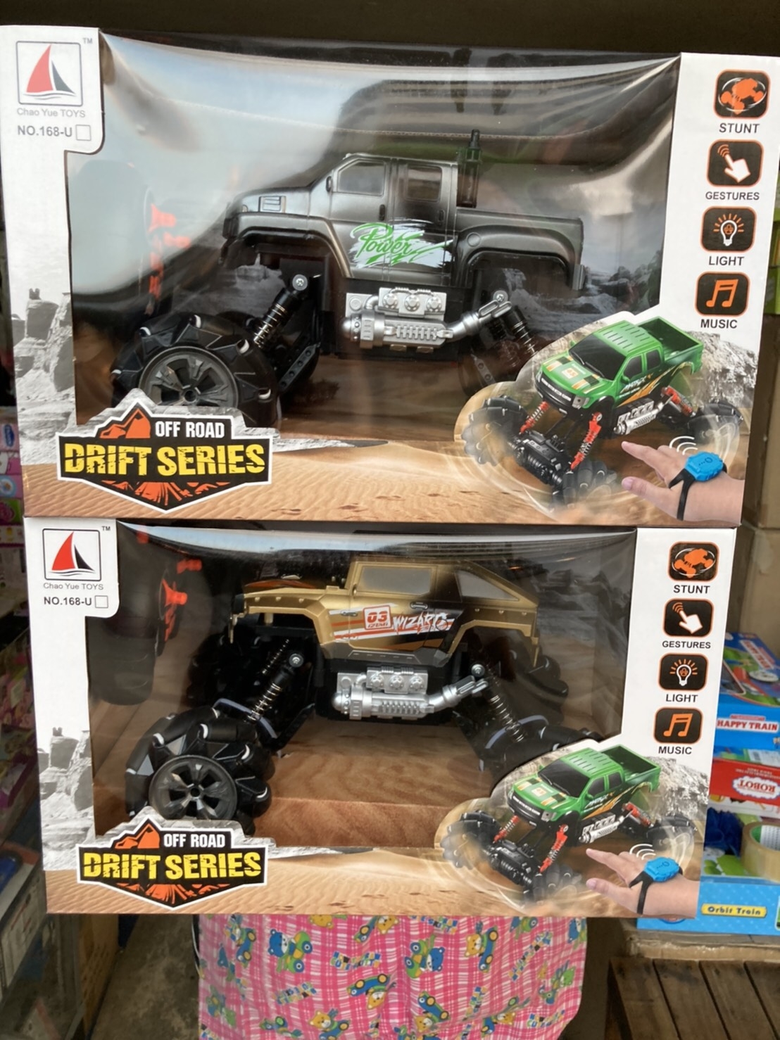 168-U21-26 ของเล่นรถบิ๊กฟุตบังคับรีโมท 360 องศา มีเสียงไฟ คันละ
