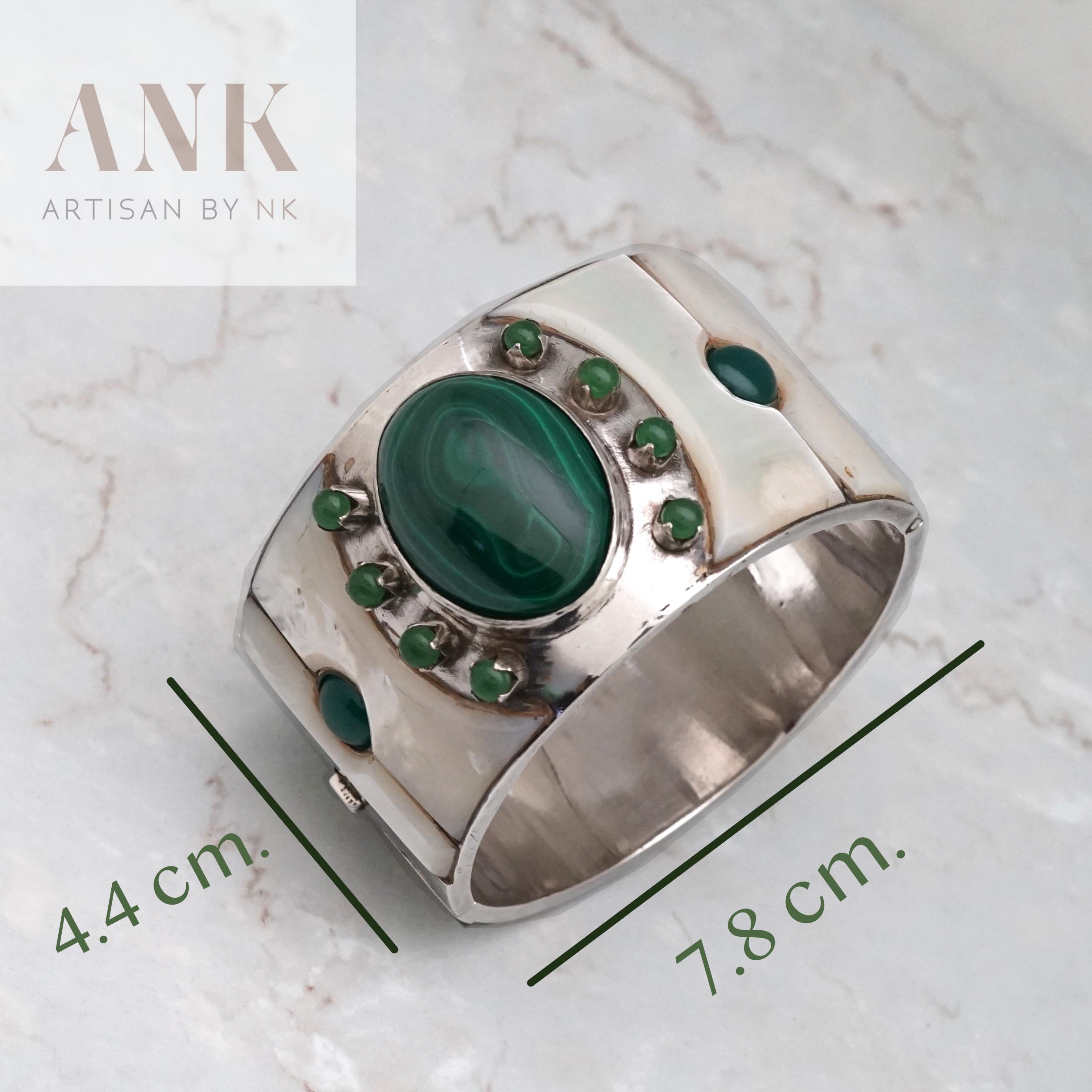 กำไลเงินแท้ ฝังมุก มาลาไคท์ และหยก ขนาดใหญ่มาก ราคาพิเศษ (Silver Bangle setted with Malachite, Mother of pearl and Jade)