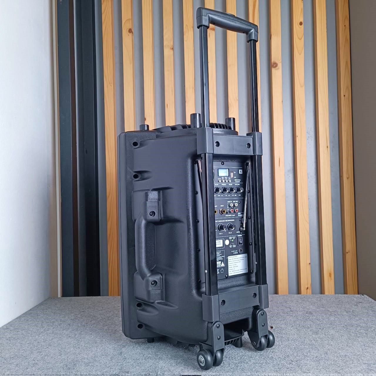 XXL SK 12 ตู้ลำโพง12นิ้ว USB บลูทูธ พร้อม ไมค์ลอย 2ตัวชาร์จแบตได้ SK-12 ลำโพง อเนกประสงค์ SK12 ลำโพงล้อลาก