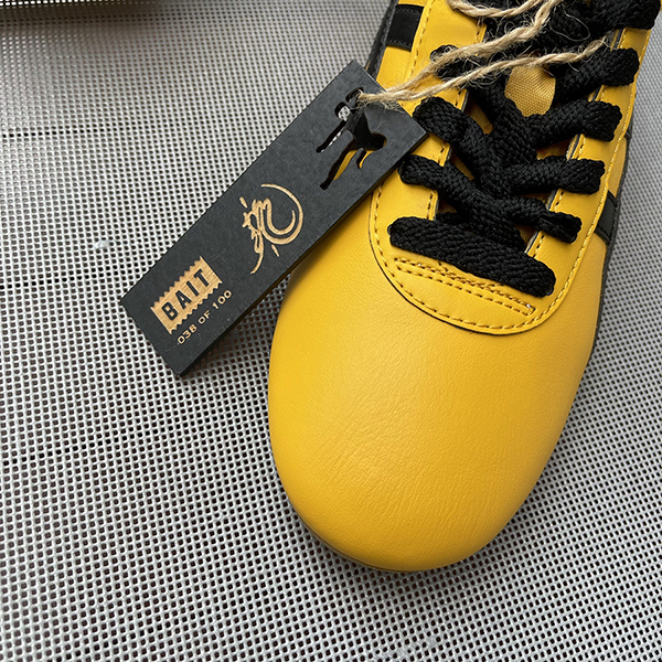 รองเท้าโอนิ ไทชิ Yellow / Black (X Bruce LEE) Rare item (Sz 38 euro คู่ที่ 038/100)