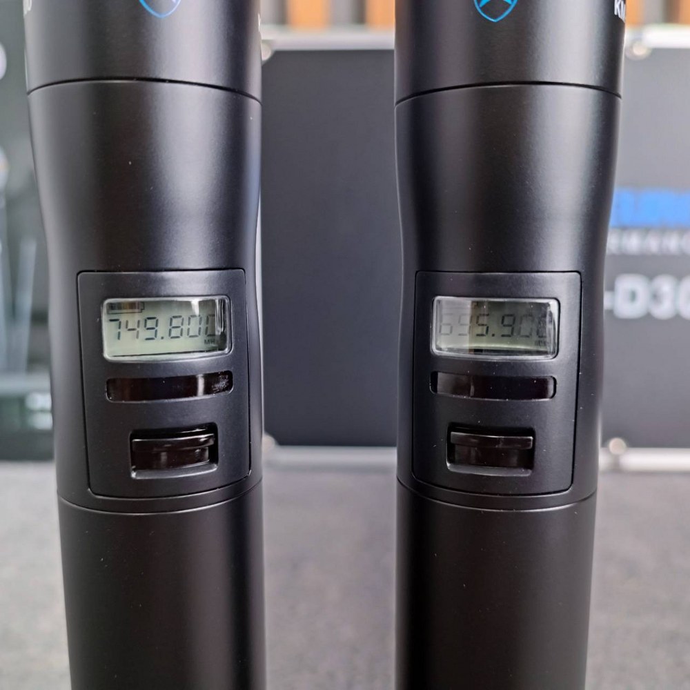 PROEUROTECH KM-D300 ไมค์ลอย UHF 4เสา ไมโครโฟน Wireless UHF ไมโครโฟนไร้สาย ไมค์ลอยคู่มือถือ โปรยูโรเทค KM D300 KMD300 เอไอ-ไพศาล