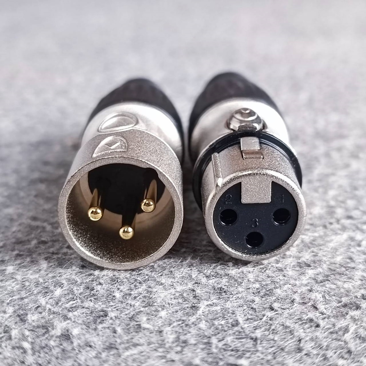 (1คู่ ผู้+เมีย) CM XLR ตัวผู้ + XLR ตัวเมีย CX3F + CX3M ปลั๊กแคนนอน ตัวผู้+ตัวเมีย สำหรับเข้าสาย เอไอ-ไพศาล