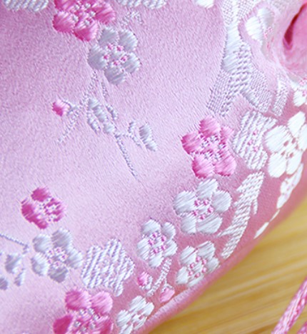 ถุงผ้าหูรูด ใส่ของขวัญ ของชำร่วย ถุงผ้าลินิน งานปัก ลายดอกไม้ สวยหรู ตกแต่งงานแต่งงาน แบบเก๋ ๆ 208019