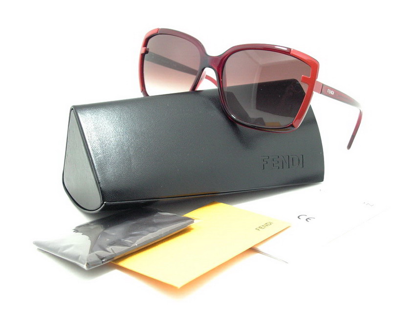 แว่นกันแดด Fendi สวยหรูสุดๆค่ะ ของแท้100%และถูกสุดๆ ส่งตรงจากUS.ค่ะ