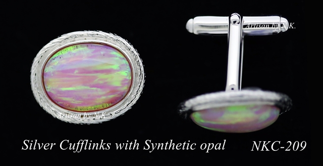 กระดุมแขนเสื้อทำจากเงินแท้ฝังด้วยโอปอสังเคราะห์ (Silver cufflinks with Synthetic opal)