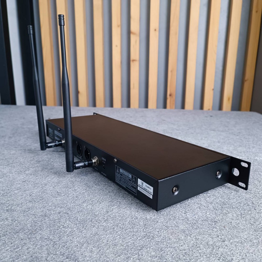 PROPLUS UM-800 ไมค์ลอยคู่ UHF (ออกมาทดแทน XM-111) จูนคลื่น ย้ายเสา ความถี่ใหม่ โปรพลัส UM 800 UM800 ไมค์ลอย ไมค์โครโฟน ไร้สาย ไมค์คาราโอเกะ เอไอ-ไพศาล +++